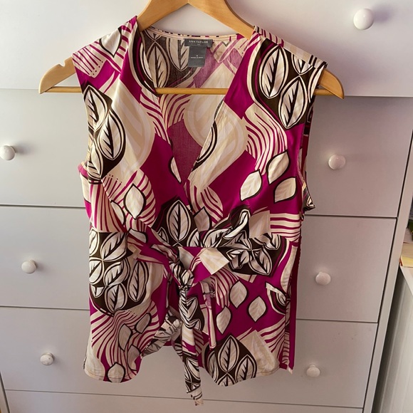 Ann Taylor Tops - CUTE BLOUSE TANK